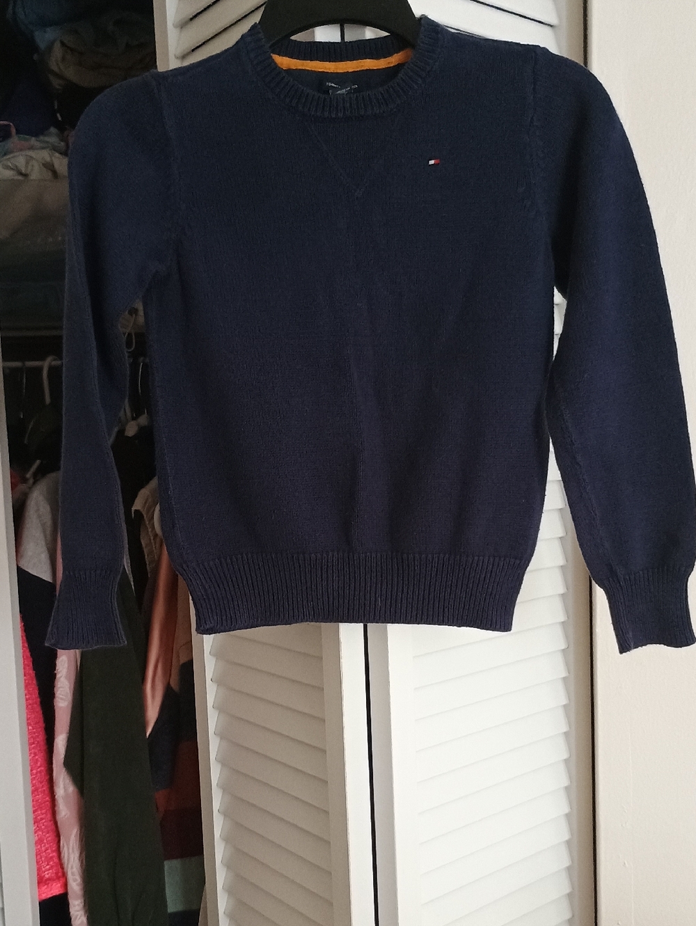 VintageTommy Hilfiger Navy Crewneck Sweater with Subtle Logo